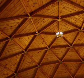 Interior domo de madera